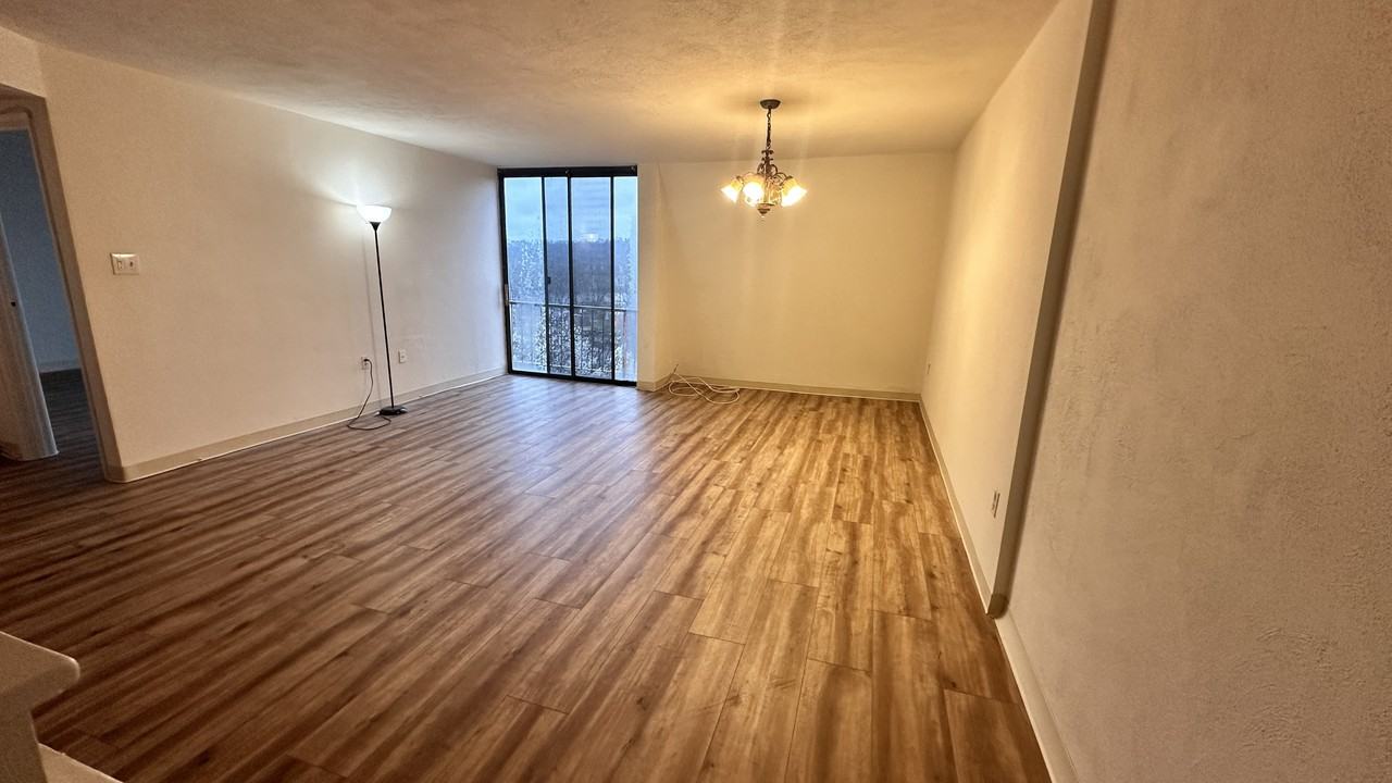 2433 Forest Ln #E8 - Photo 3 of 13