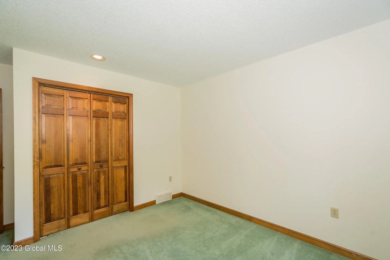 18 Knollwood Dr #NA - Photo 3 of 24