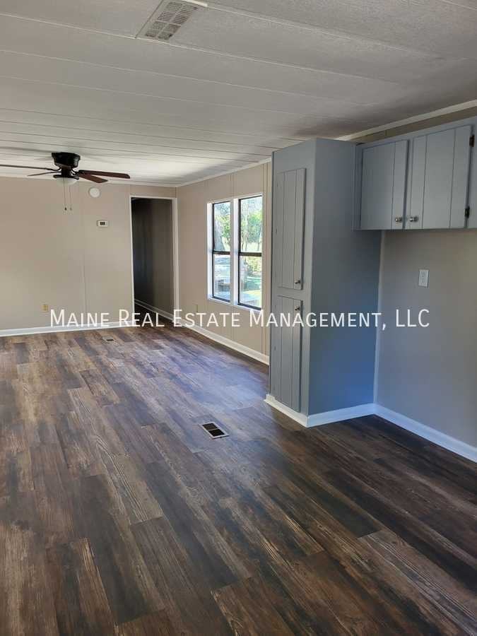 705 Robarts Rd - Photo 2 of 20