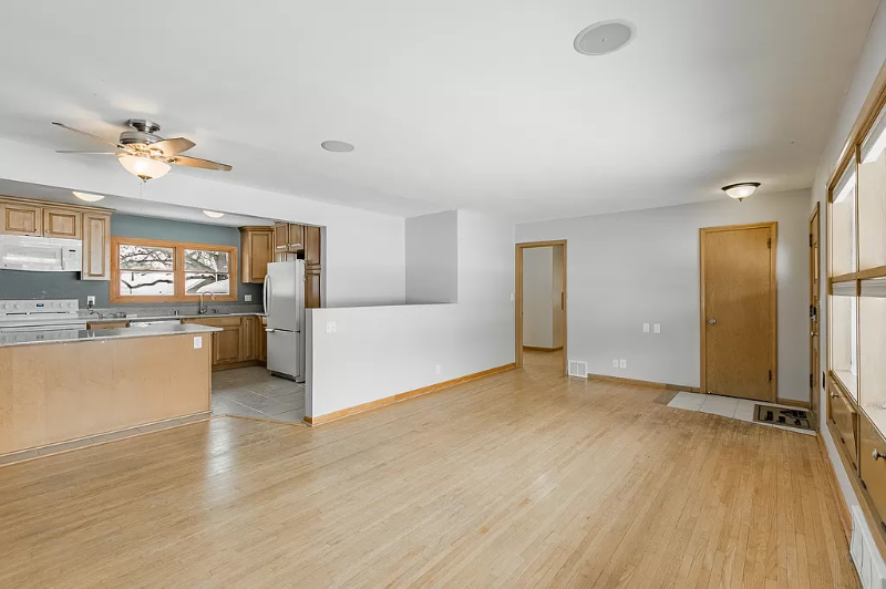 7013 Cedar Lake Rd S - Photo 2 of 39