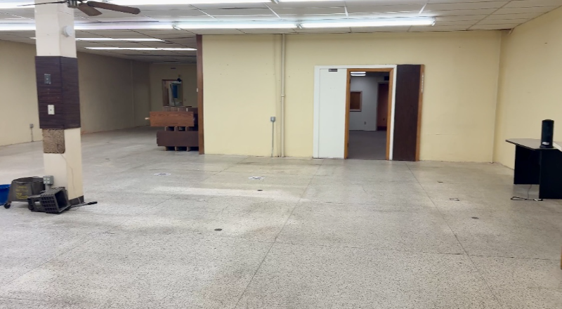 109 W Broadway Ave - Photo 2 of 13