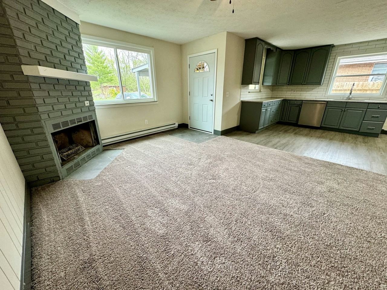 2063 Cardinal Ave - Photo 2 of 23