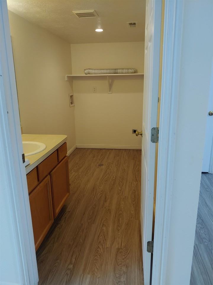 1731/1733/1735/1737 W. 800 N. - 1733 #1733 - Photo 3 of 37