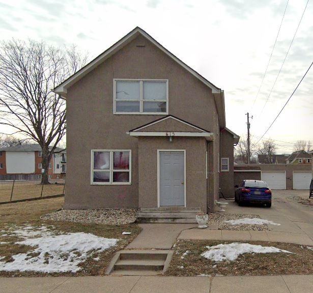 615 W 12th St #1 - Photo 2 of 3