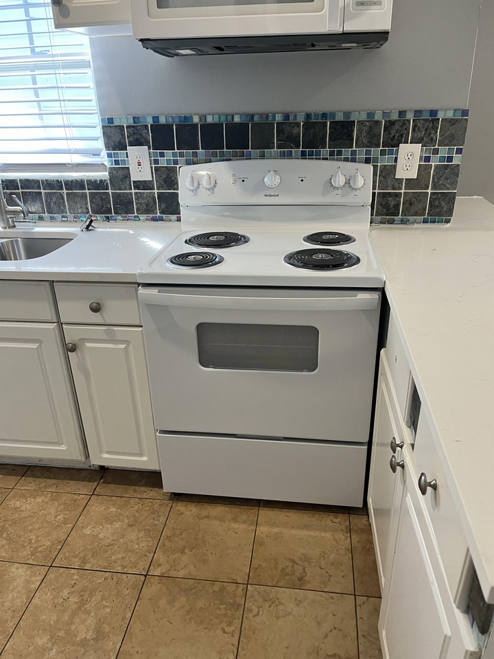 163 Vine St Nw #1 - Photo 7 of 43