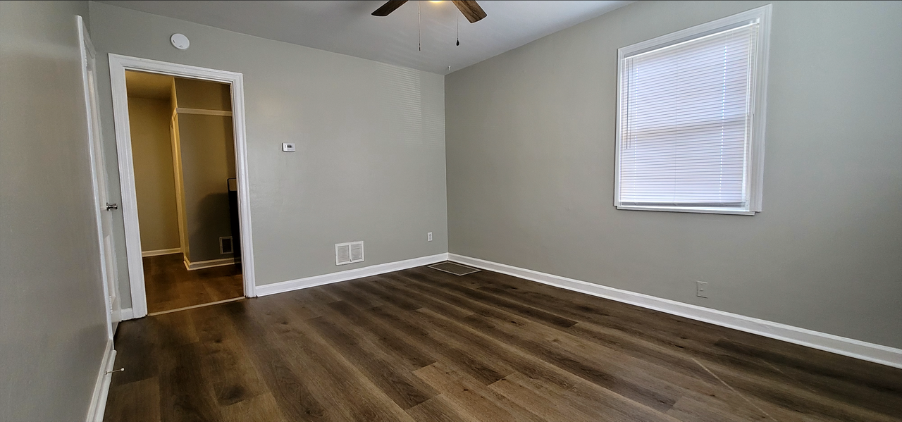 231 East Xenia Drive - Photo 3 of 27
