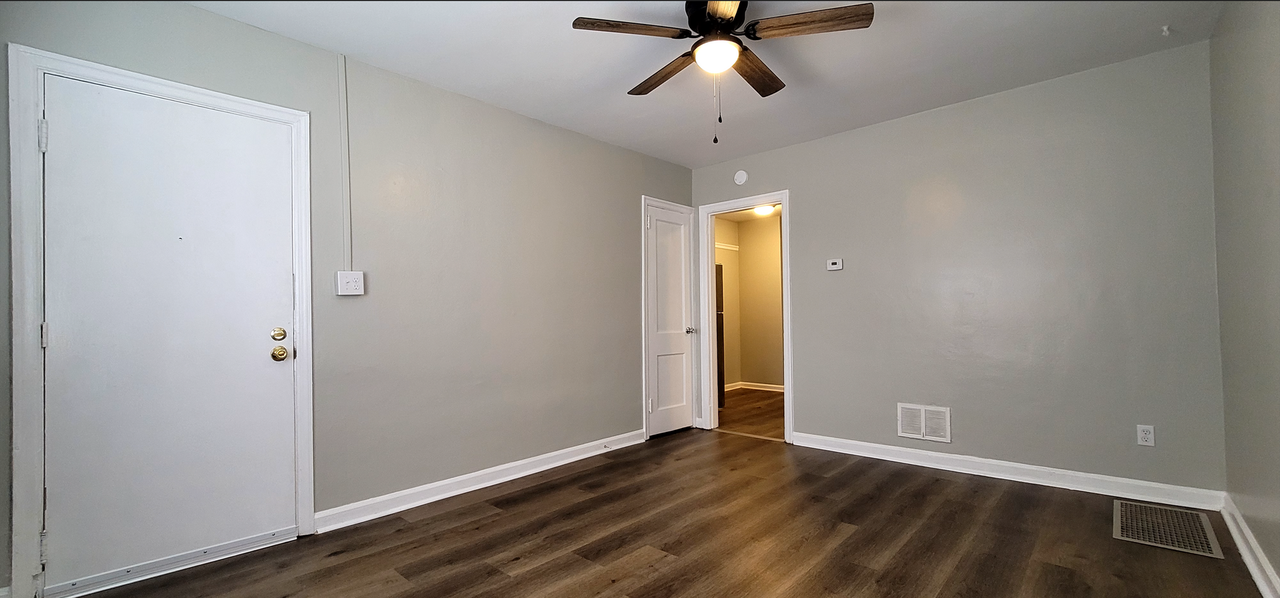 231 East Xenia Drive - Photo 2 of 27