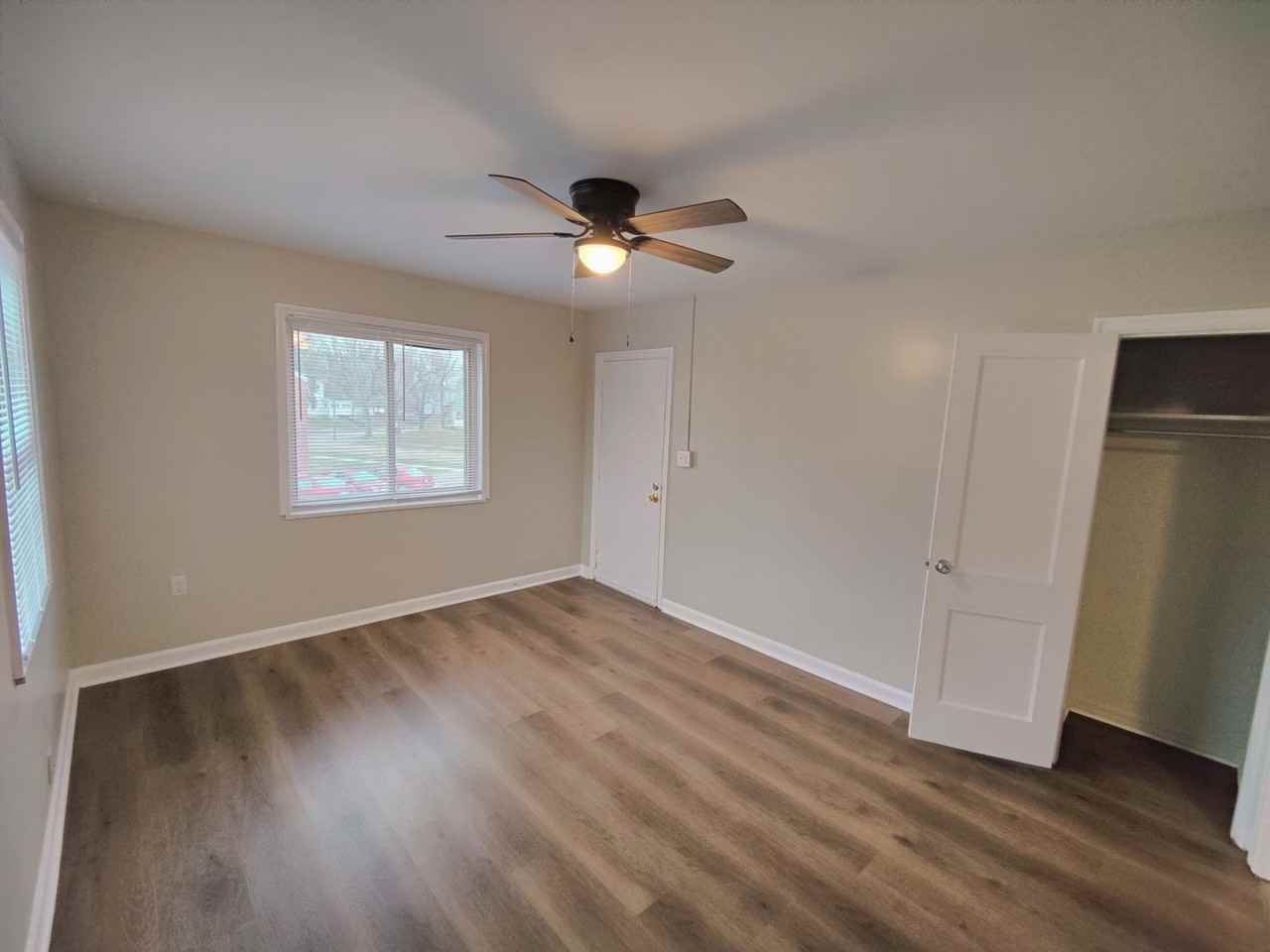 231 East Xenia Drive - Photo 7 of 27