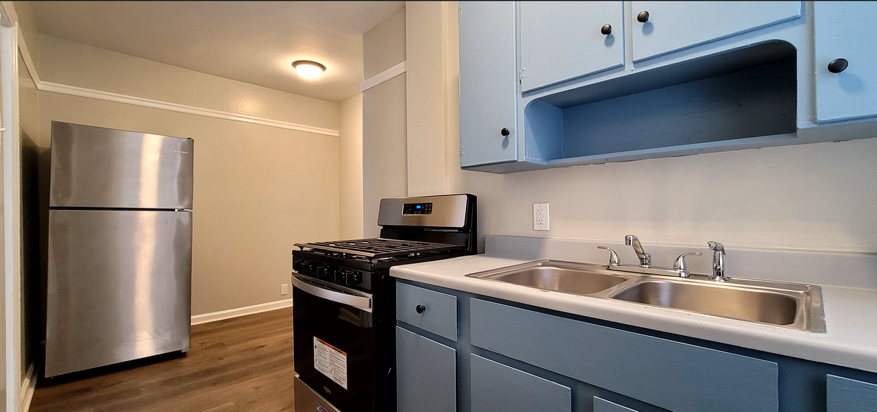 231 East Xenia Drive - Photo 5 of 27