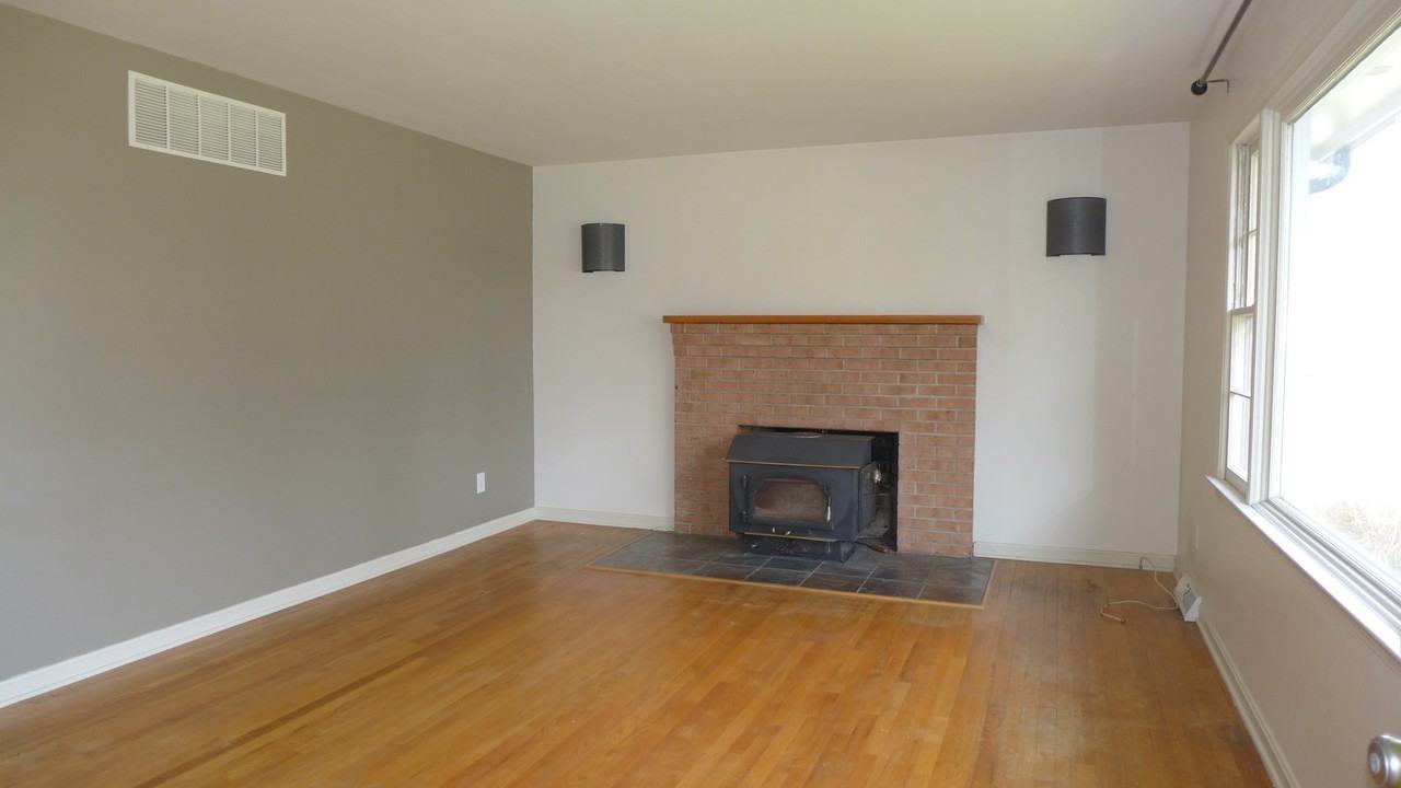 93 Great Lake Dr - Photo 3 of 30