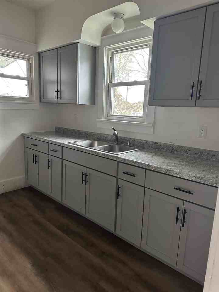 2005 Prairie St - Photo 2 of 10