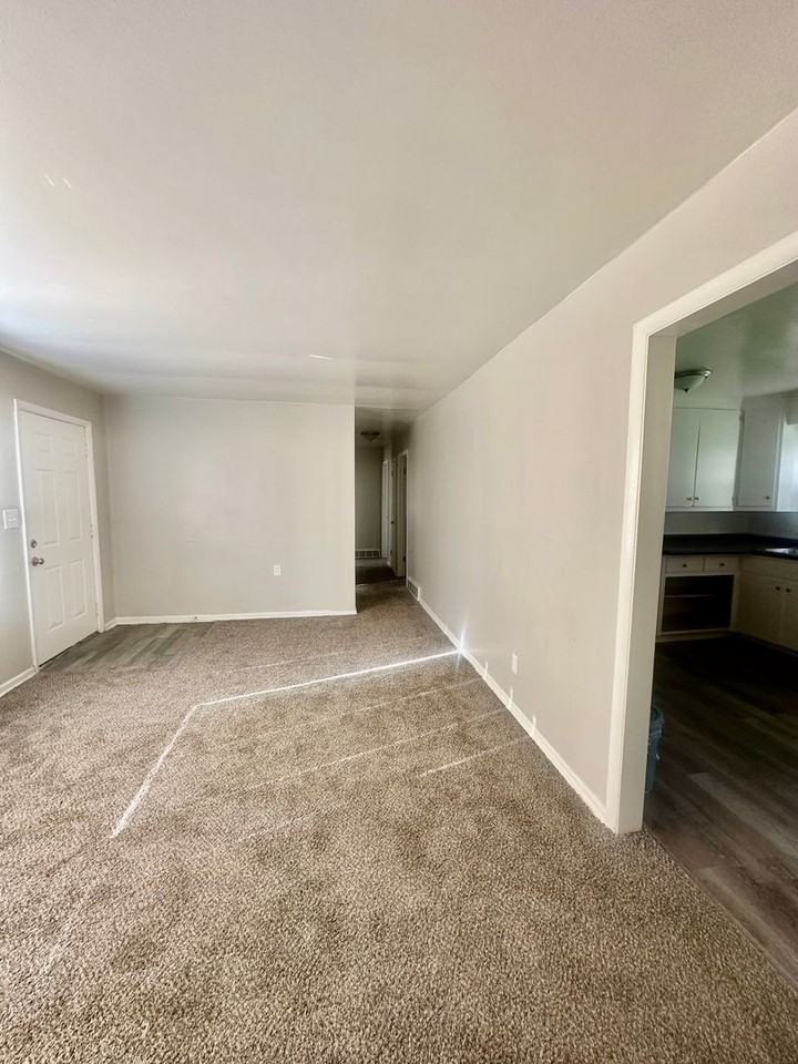 10309 Richmond Ave - Photo 3 of 7