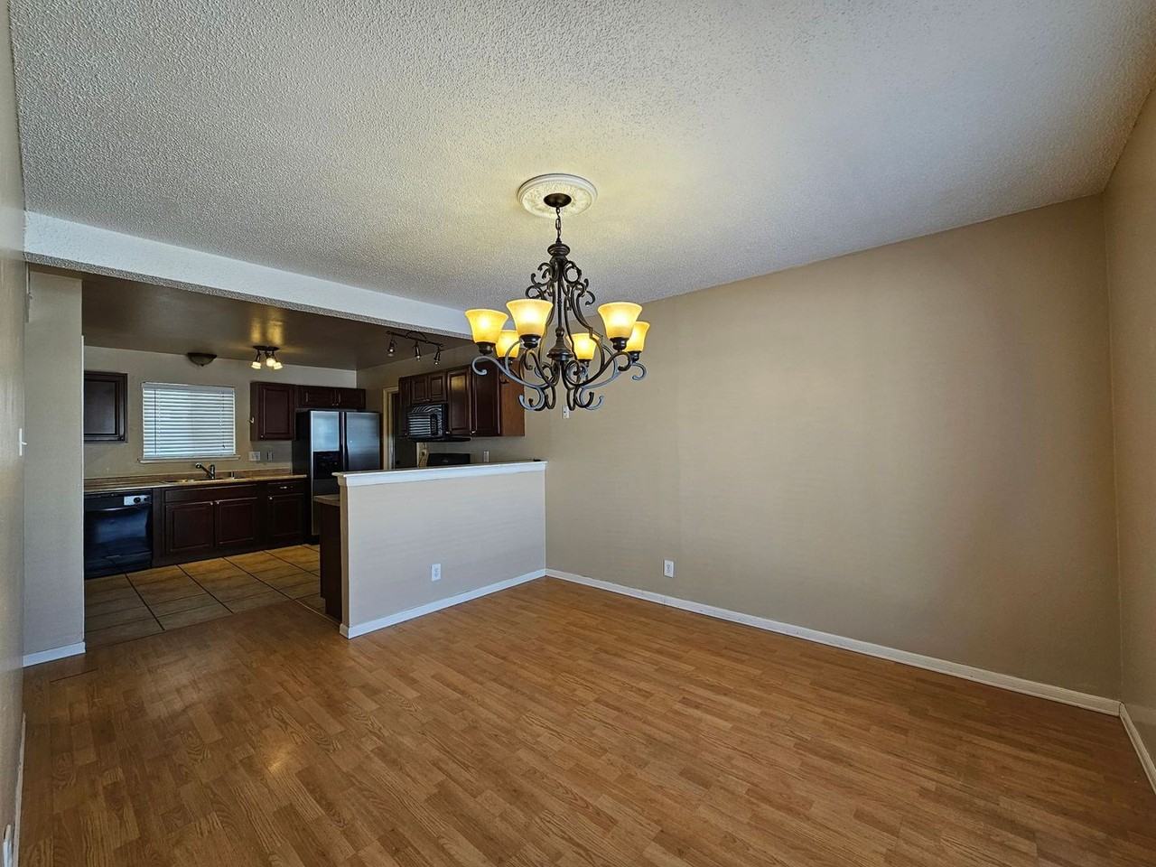 10224 Luella Ave - Photo 2 of 21