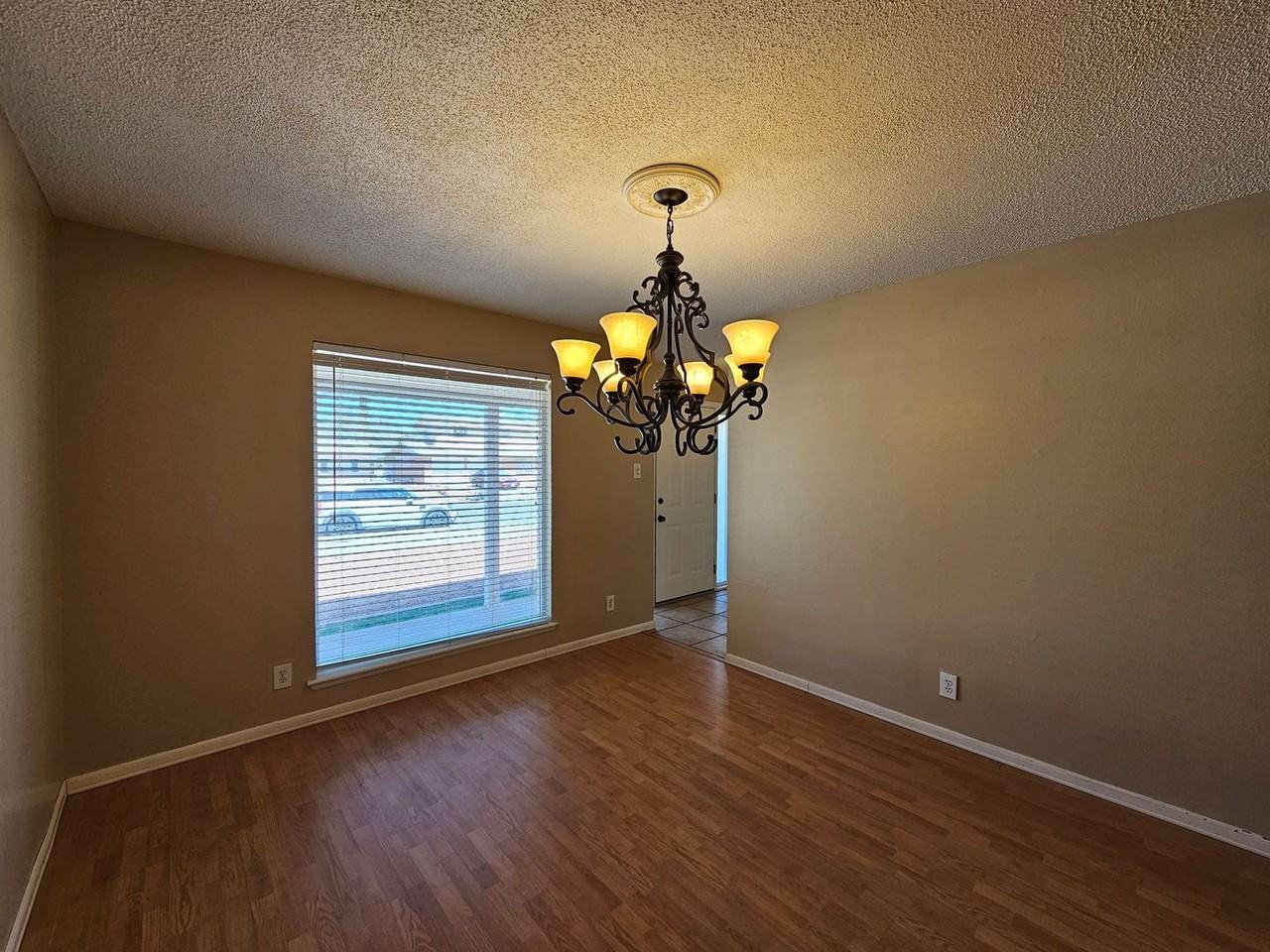 10224 Luella Ave - Photo 3 of 21