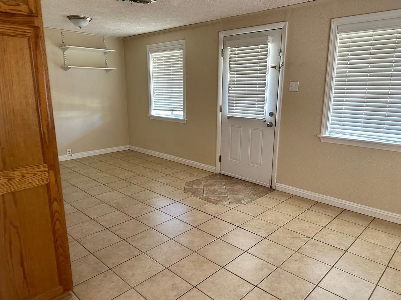 2806 Park Ave - Photo 3 of 15