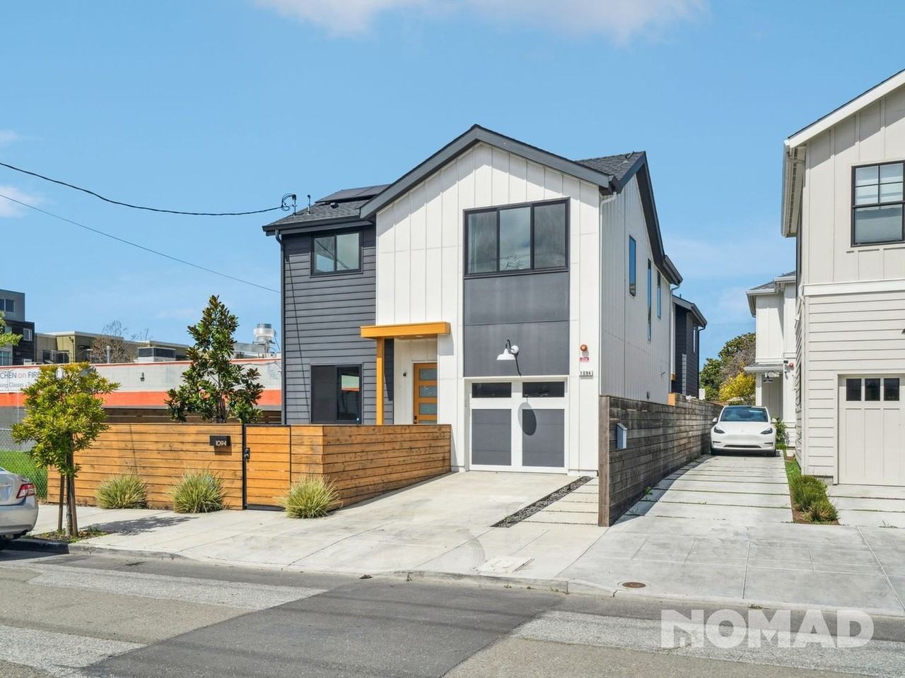 1094 65th St - Photo 2 of 32