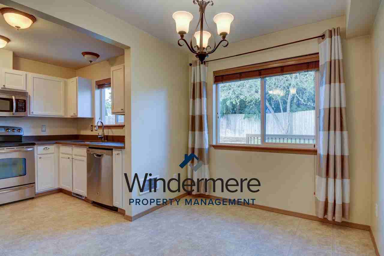 1293 Halsey Dr - Photo 3 of 26