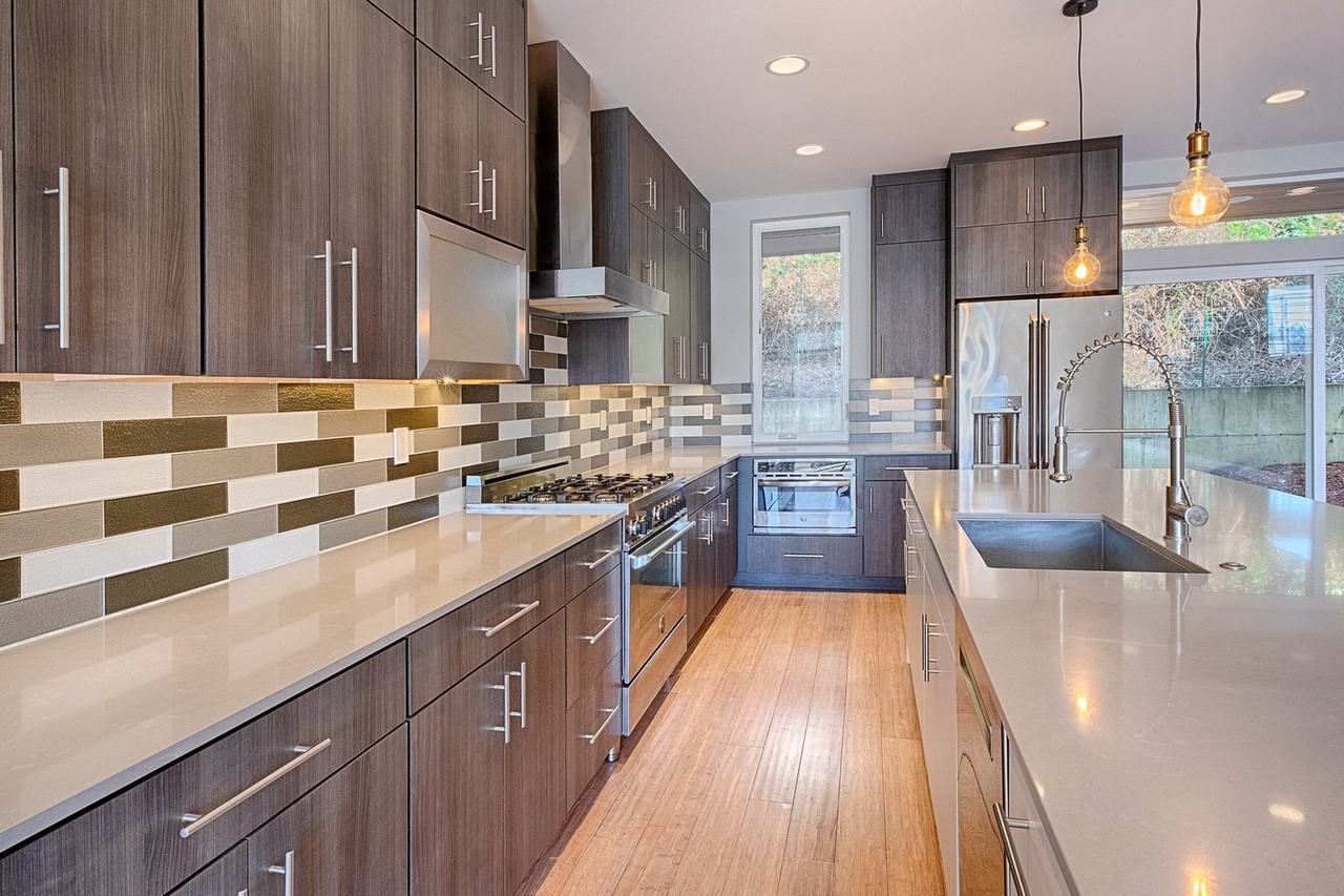 5028 Puget Blvd Sw - Photo 2 of 44