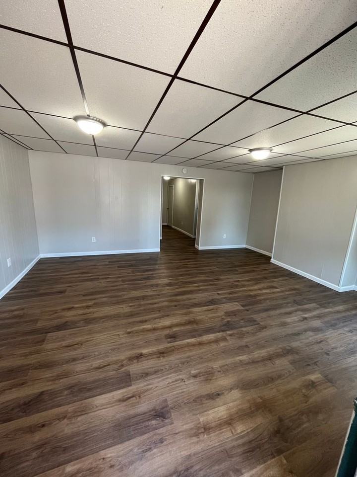 220-224 South Front Street - Photo 2 of 33