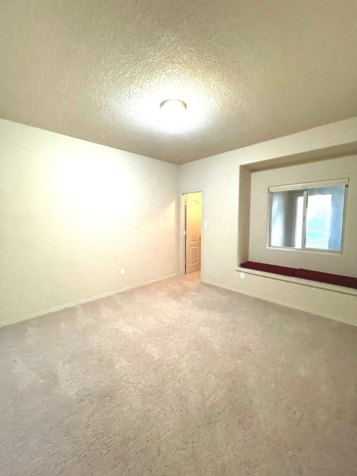 3923 Fox Sparrow Trl Nw - Photo 3 of 9