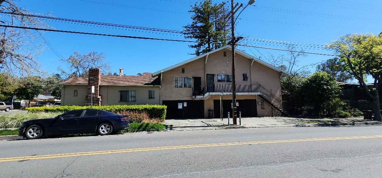 3300 66th Ave - Photo 2 of 11