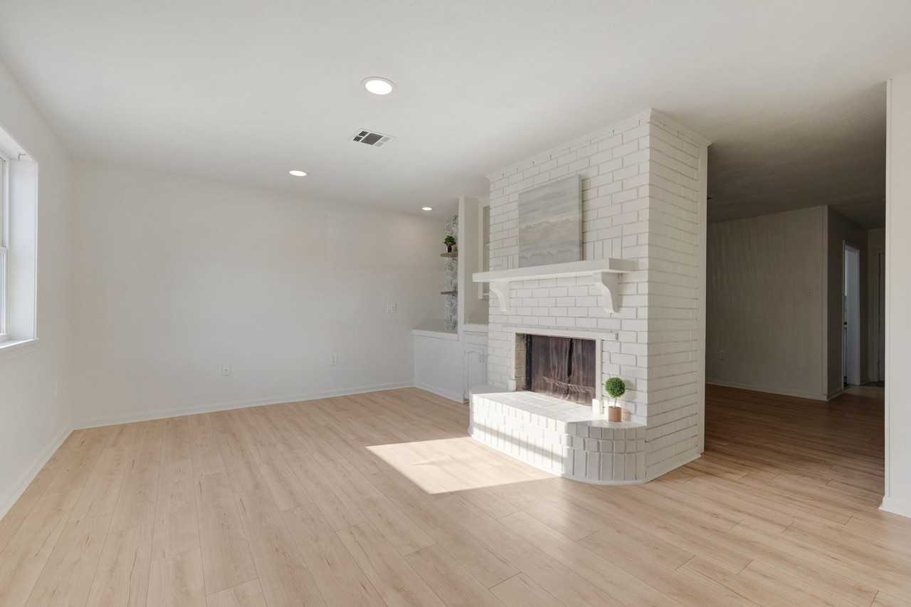 121 Courtney Drive - Photo 2 of 16