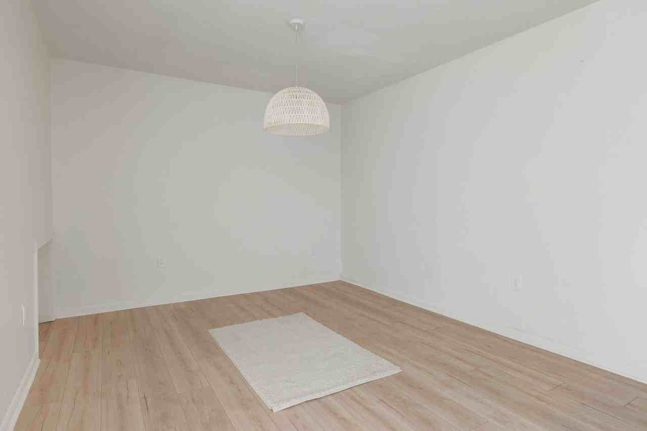 121 Courtney Drive - Photo 5 of 16