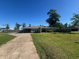 featured image of 1002 Holly St