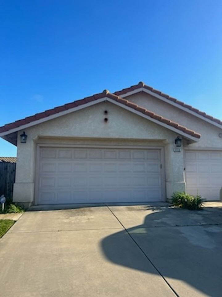 2114 Lanyard Way - Photo 2 of 5