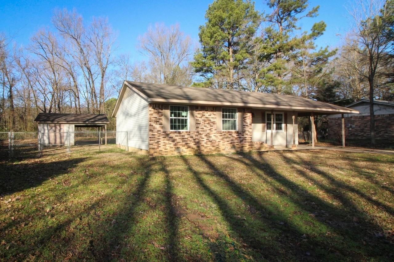 1603 Avenue 3 Ne - Photo 2 of 15