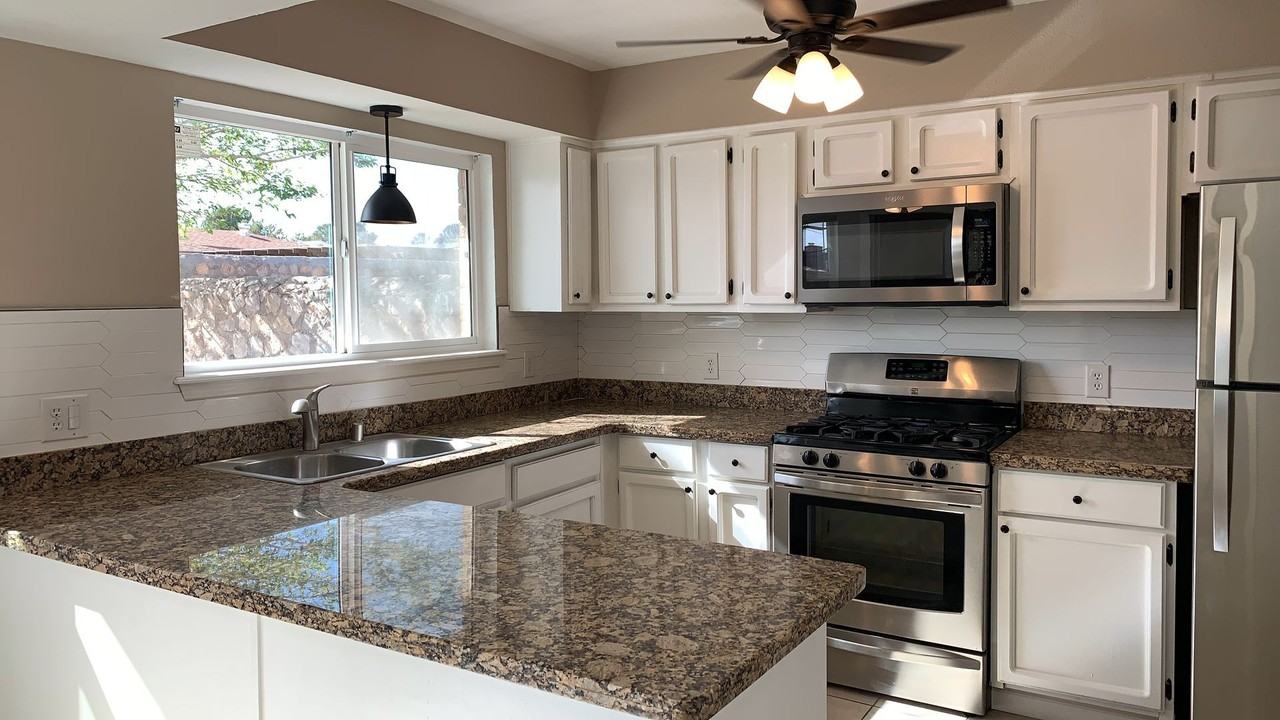 1625 Bob Murphy Dr - Photo 3 of 28