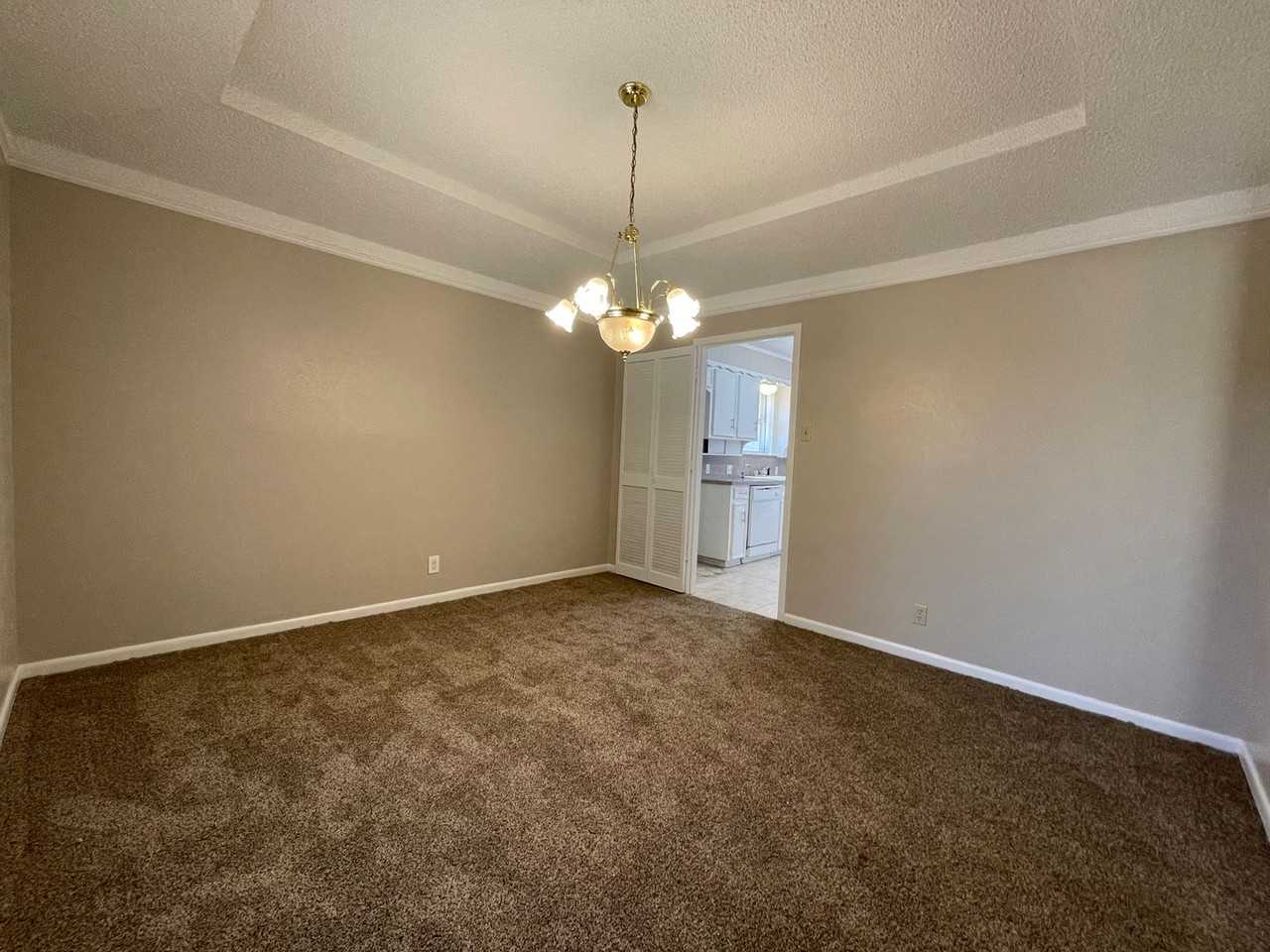 4508 Mill Pond Ct - Photo 6 of 33
