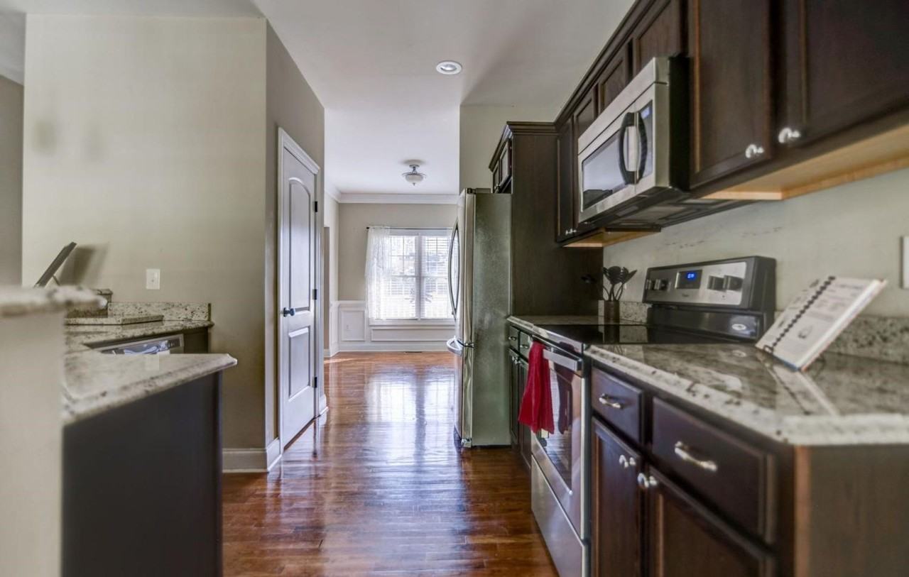 1196 Crest Rdg - Photo 2 of 8