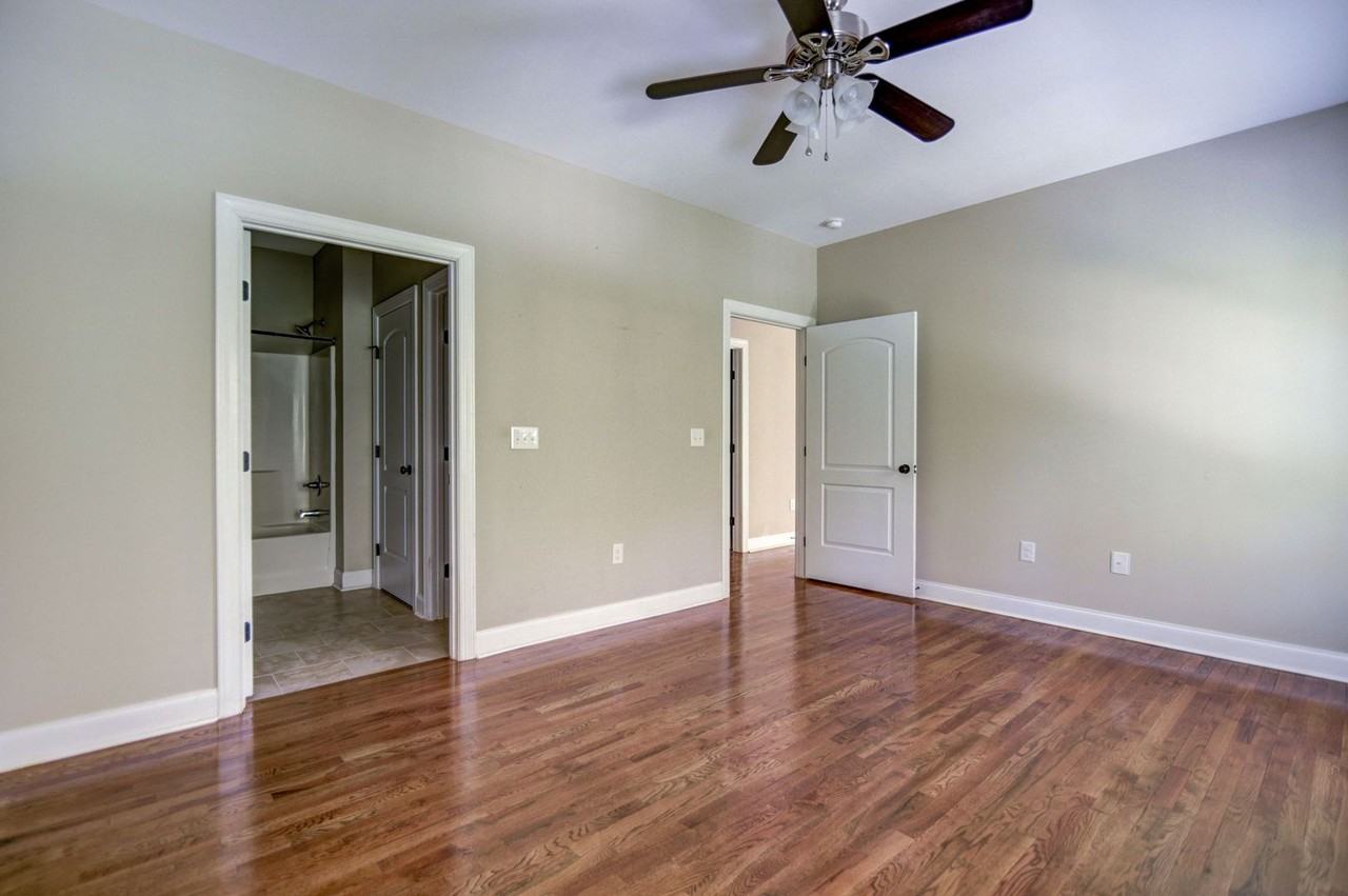 1196 Crest Rdg - Photo 5 of 8