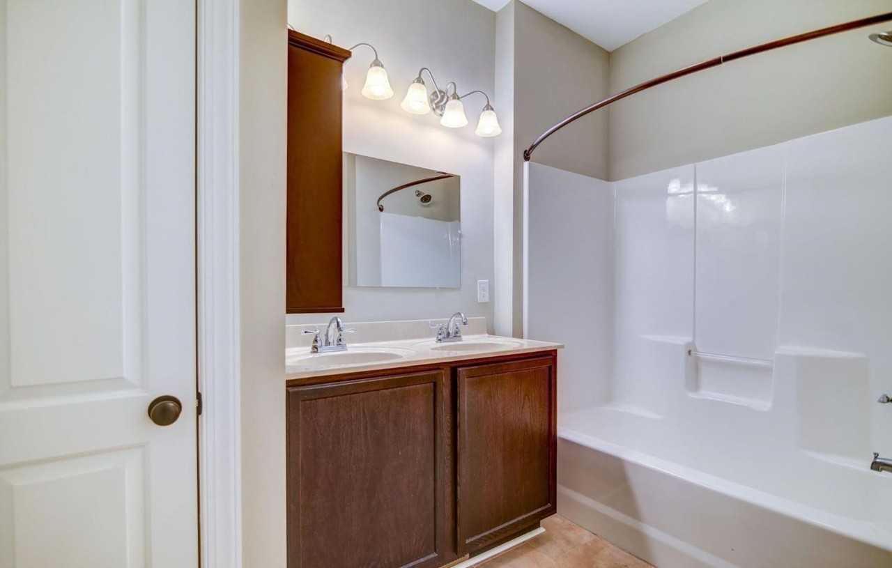 1196 Crest Rdg - Photo 7 of 8