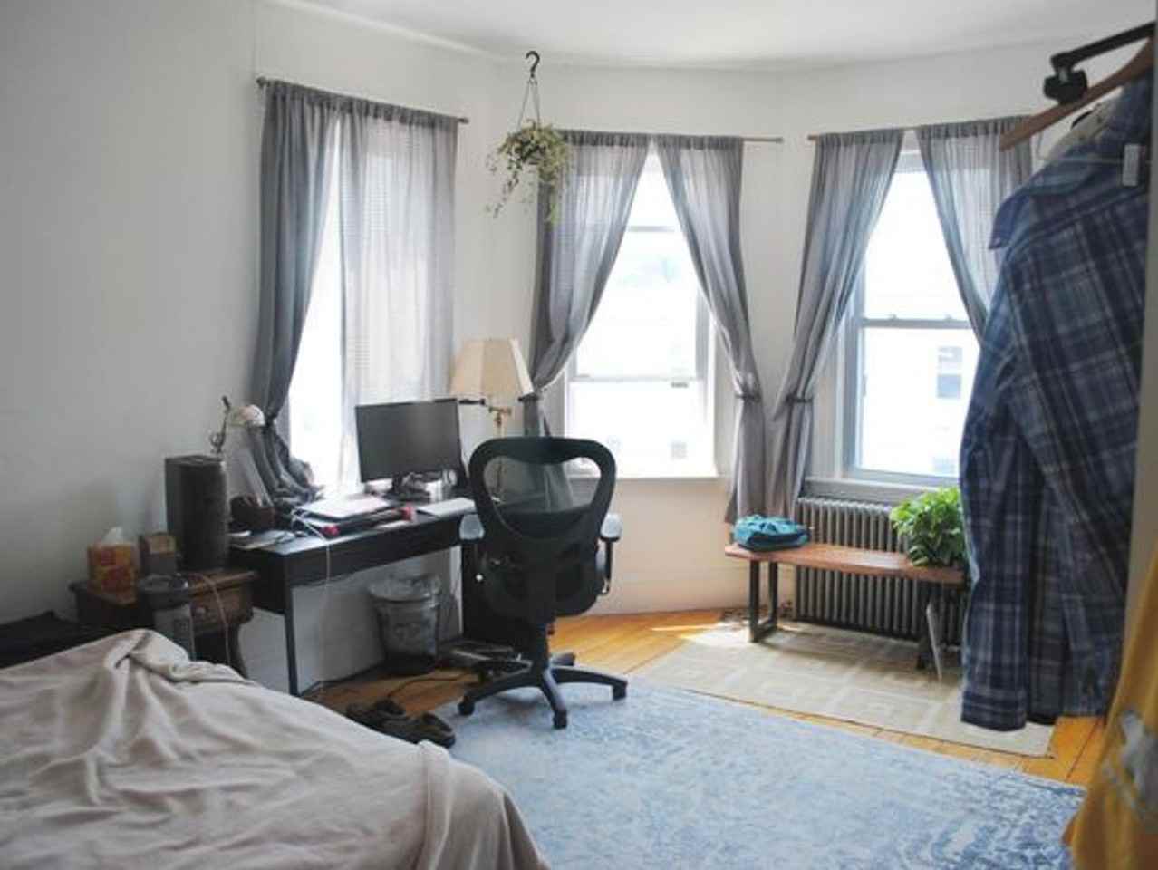 69 Beacon St - Photo 4 of 10