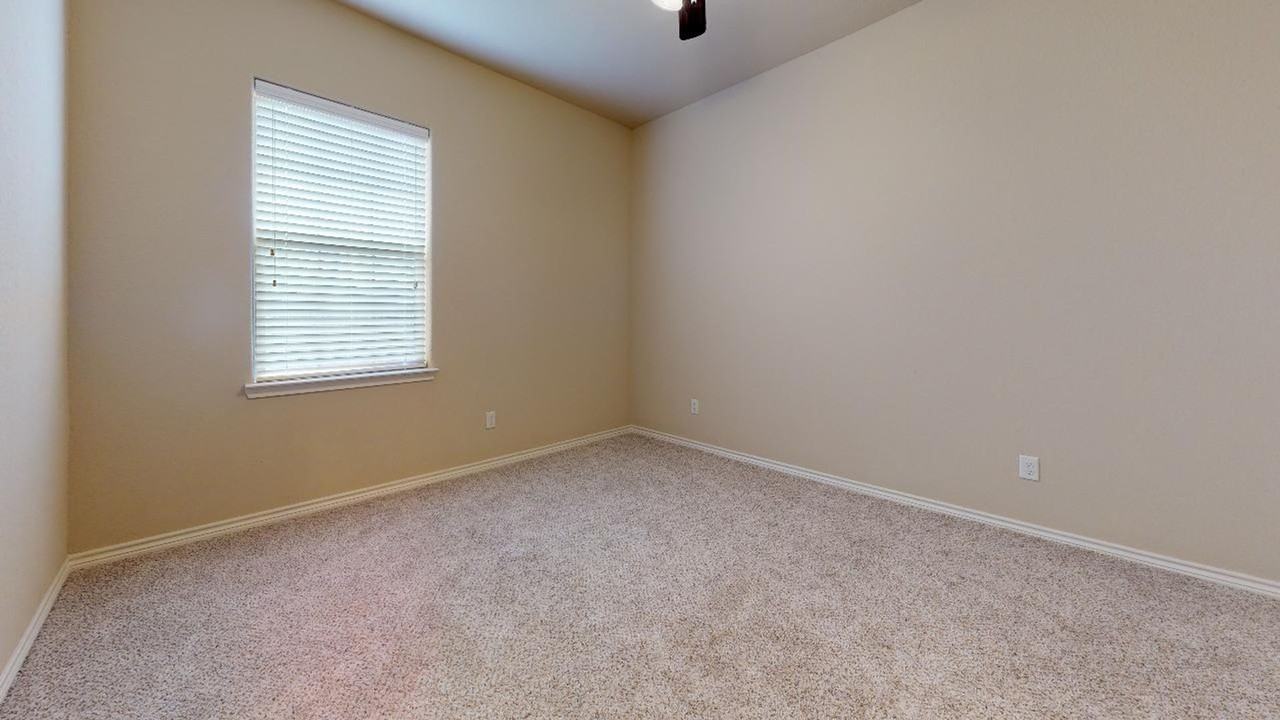 123 Deacon Dr W - Photo 3 of 15