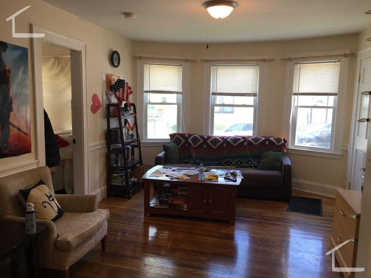 62 Brock St - Photo 3 of 31