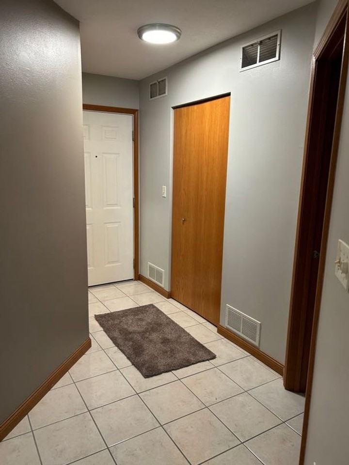 4044 Saint Andrews Ct #6 - Photo 3 of 45