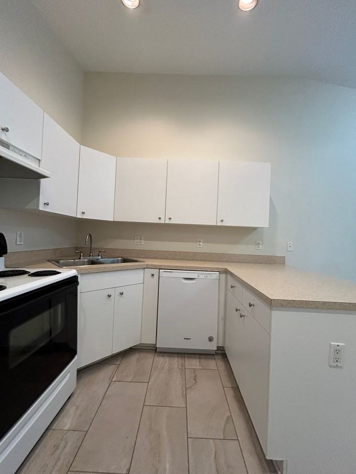 1510 Andalusia Blvd - Photo 3 of 22