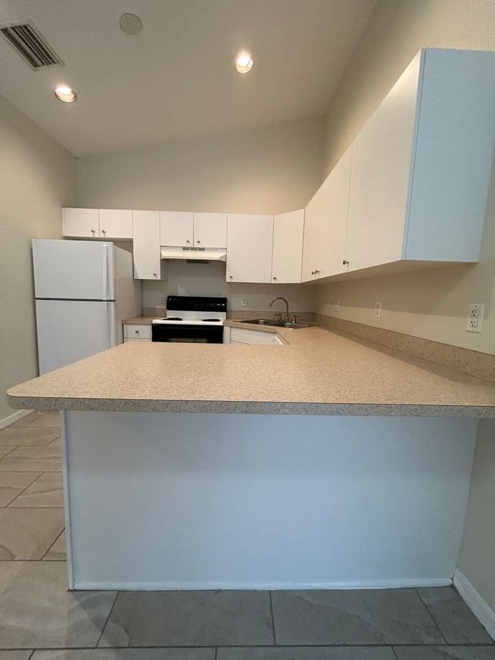 1510 Andalusia Blvd - Photo 4 of 22