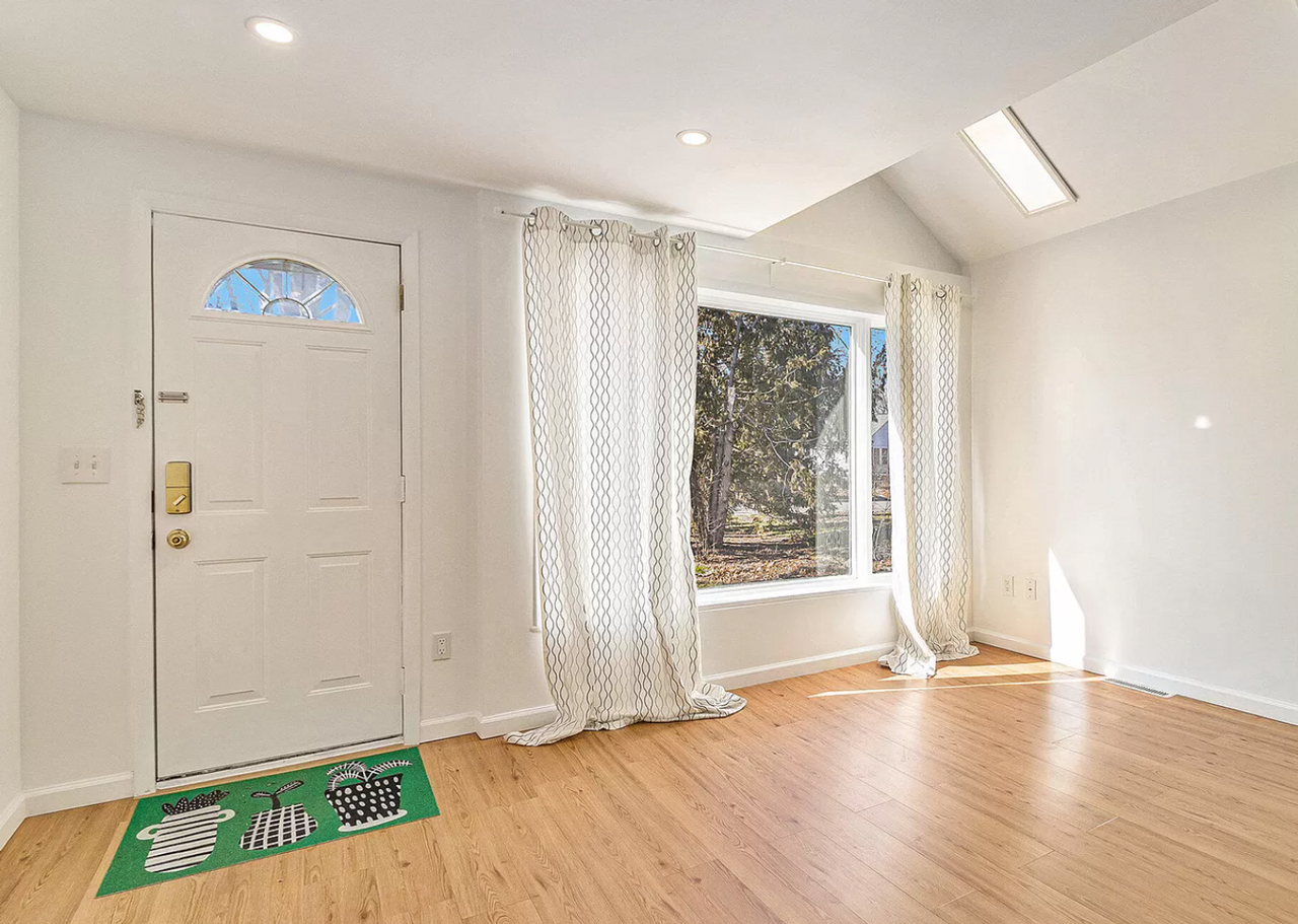 3183 Springbrook St - Photo 2 of 25