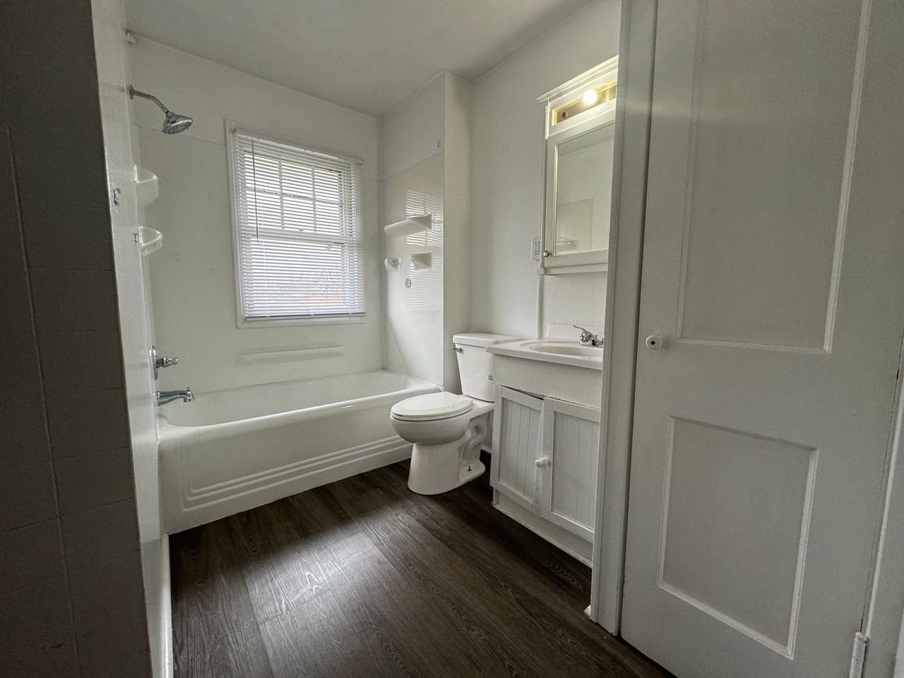 2043 33rd St - Photo 3 of 9