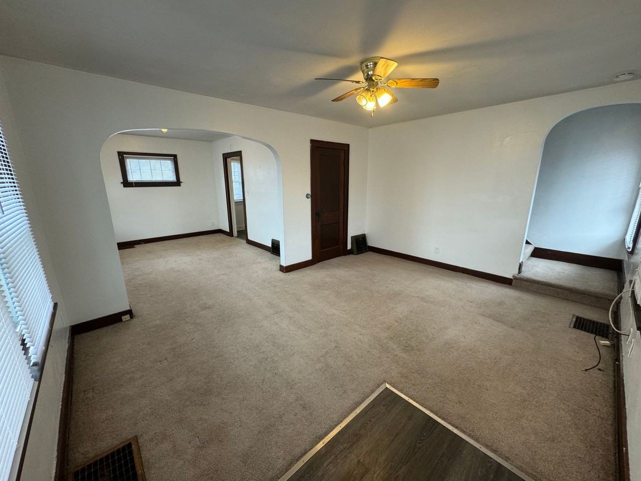 2043 33rd St - Photo 4 of 9