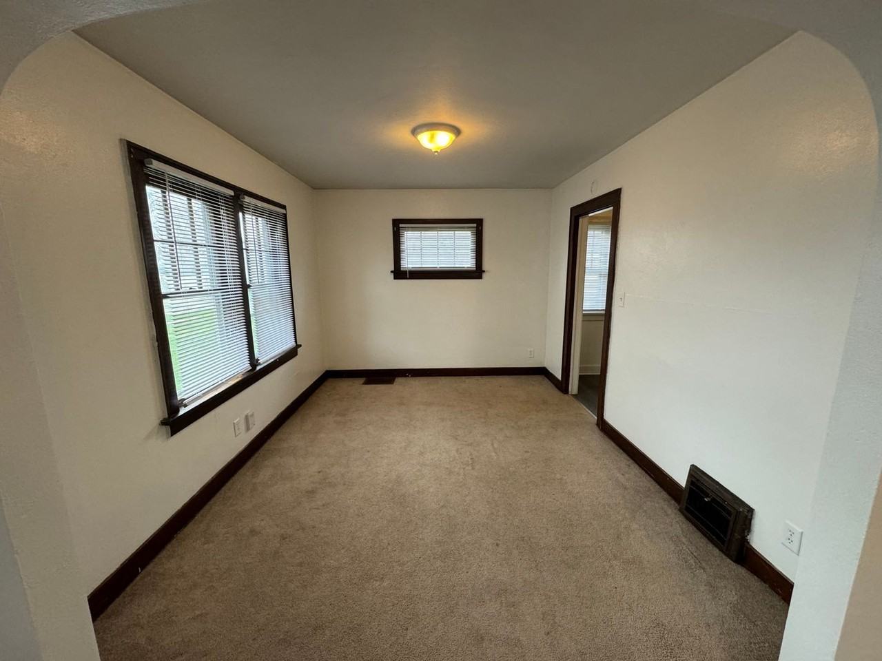 2043 33rd St - Photo 5 of 9