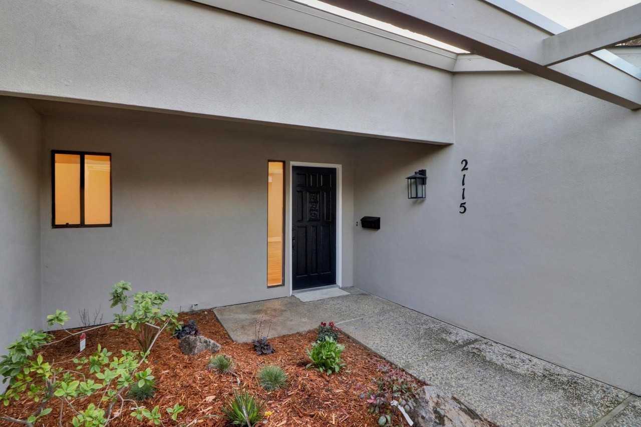 2115 Espana Ct - Photo 2 of 17