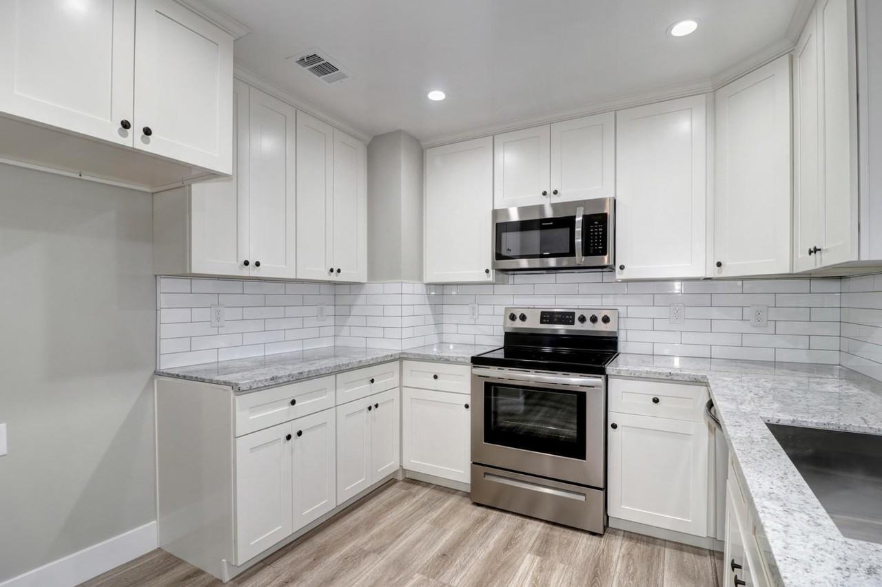 2115 Espana Ct - Photo 3 of 17