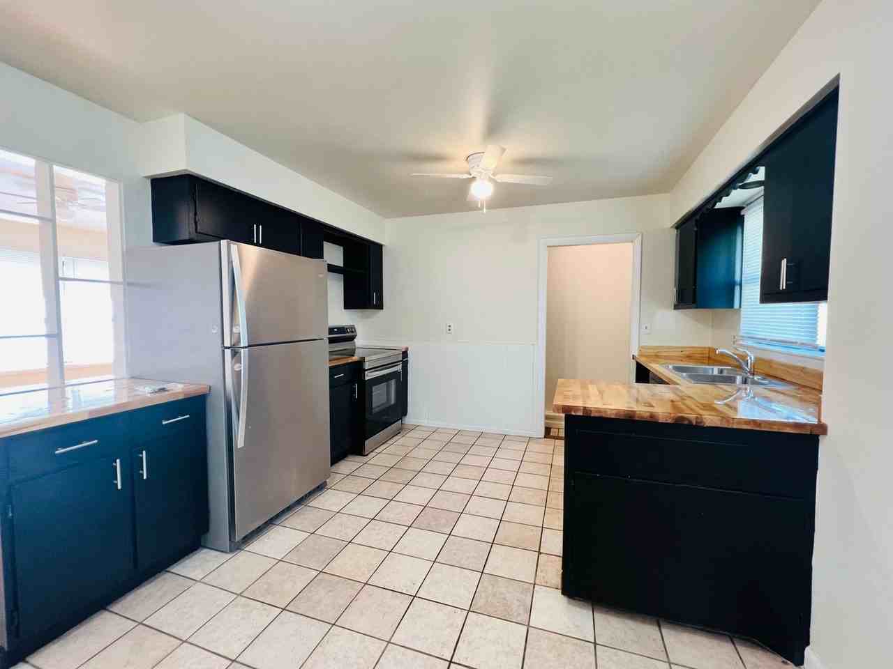 5009 39th Ave - Photo 3 of 13