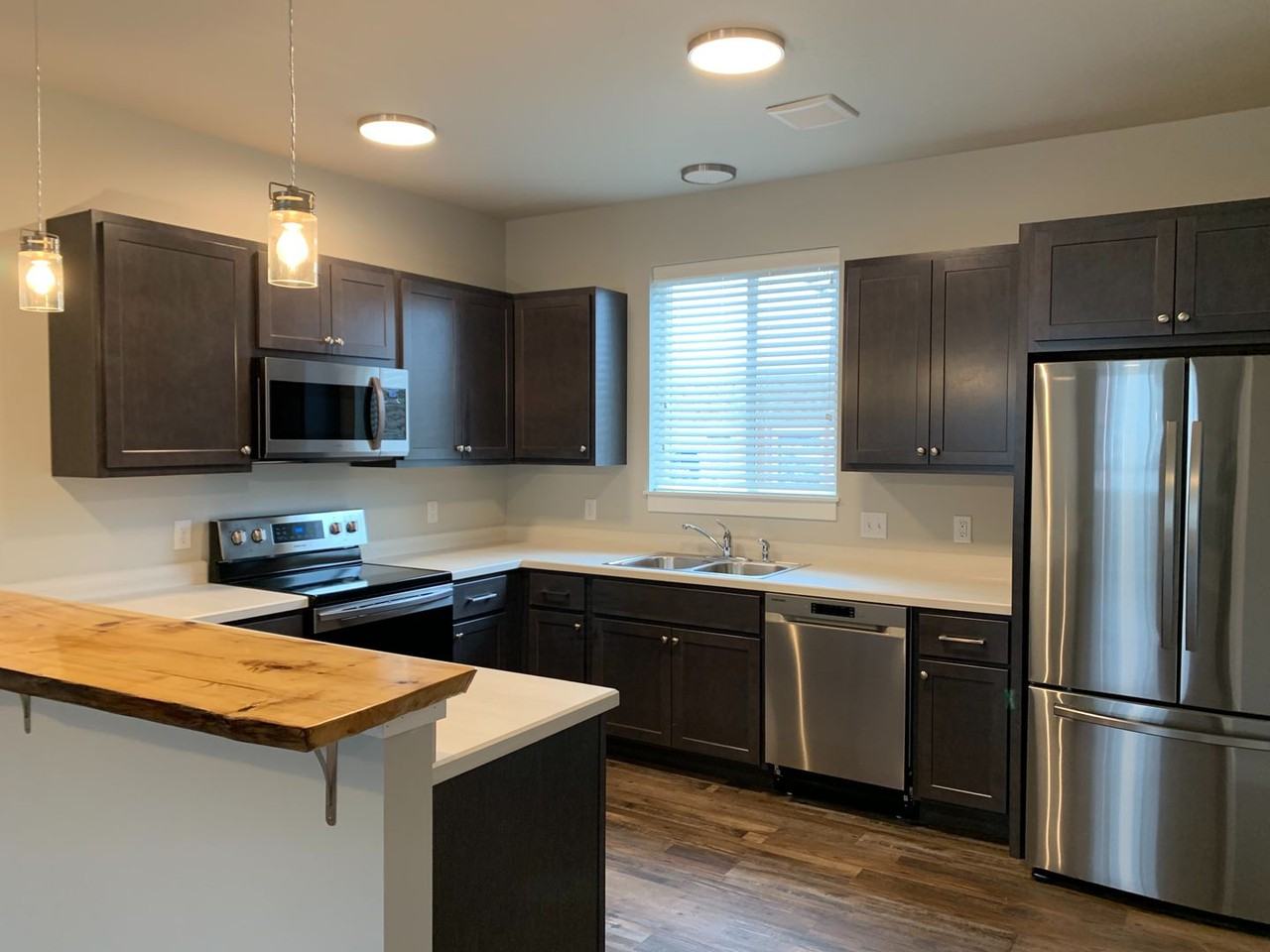 1905 Maple St - Photo 7 of 17