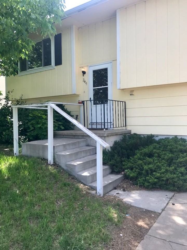 2415 W Plum St - Photo 2 of 33